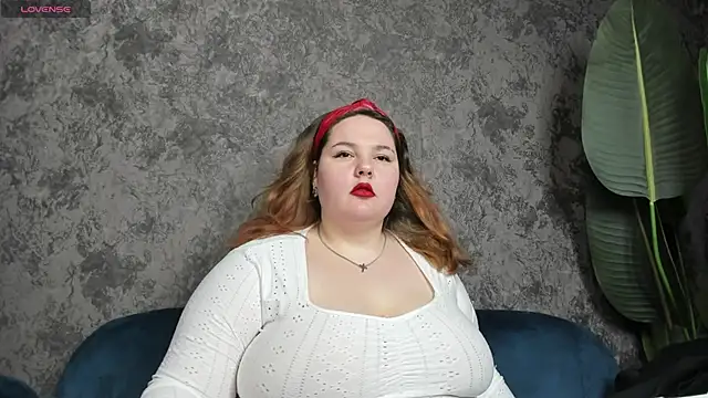 Snapshot of Helga_Fitzgerald chatting on 28, 2, 2025 Helga Fitzgerald online show from 28, 2, 2025
