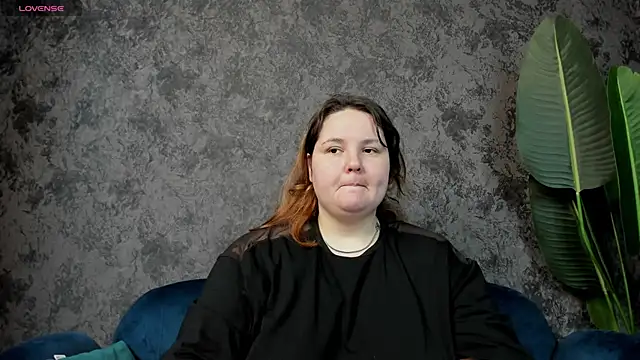 Snapshot of Helga_Fitzgerald chatting on 5, 3, 2025 Helga Fitzgerald online show from 5, 3, 2025