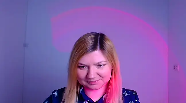 Snapshot of Lola_moree chatting on 8, 2, 2025 Lola moree online show from 8, 2, 2025
