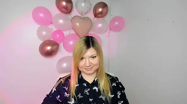 Snapshot of Lola_moree chatting on 14, 2, 2025 Lola moree online show from 14, 2, 2025