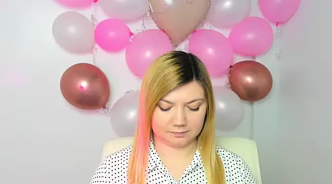 Snapshot of Lola_moree chatting on 19, 2, 2025 Lola moree online show from 19, 2, 2025
