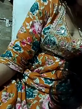 Snapshot of saaniya chatting on 18, 10, 2025 saaniya online show from 18, 10, 2025