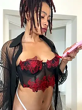 Snapshot of ZinaFreak chatting on 12, 10, 2025 ZinaFreak online show from 12, 10, 2025