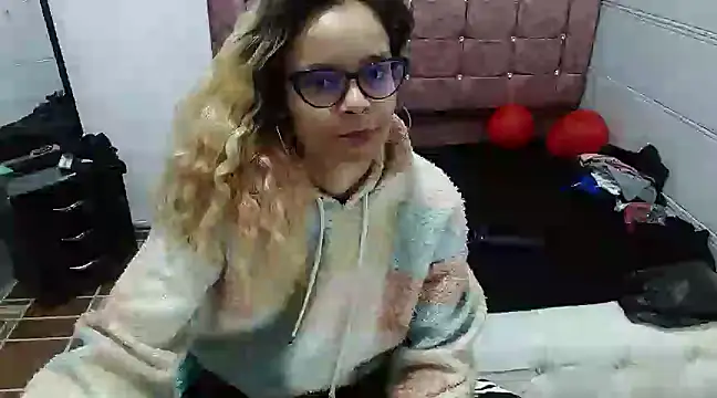 Ariasmithog online show from 24, 2, 2025