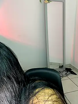 Snapshot of meli_ortiz_ chatting on 18, 9, 2025 meli ortiz  online show from 18, 9, 2025