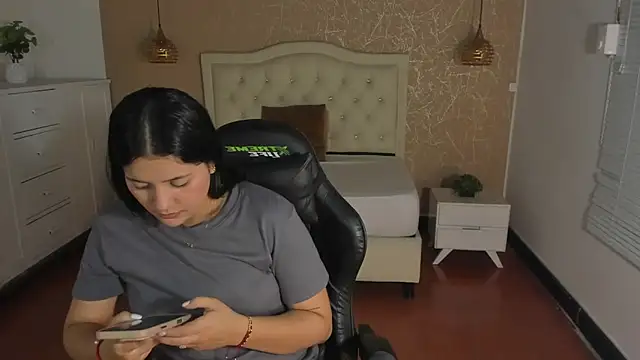 Snapshot of Hadley_ chatting on 26, 10, 2025 Hadley  online show from 26, 10, 2025