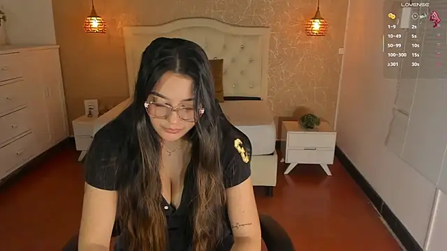 Snapshot of Hadley_ chatting on 28, 10, 2025 Hadley  online show from 28, 10, 2025