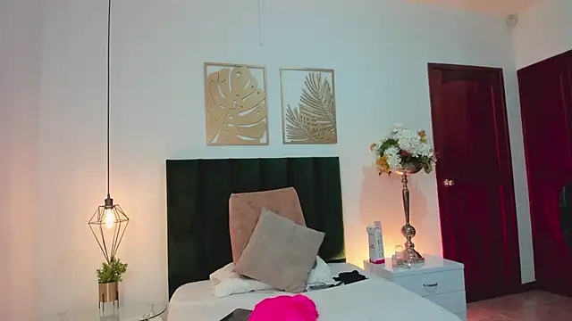 RebecaSanderss online show from 3, 3, 2025