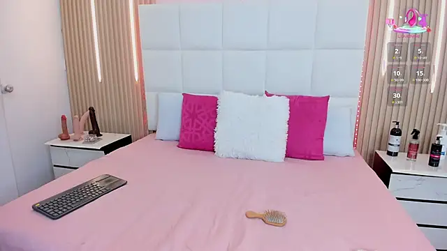 Mia greco  online show from 17, 10, 2025