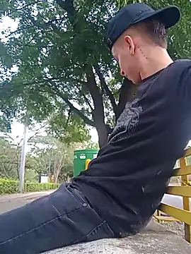 Snapshot of arevalo1124 chatting on 20, 9, 2025 arevalo1124 online show from 20, 9, 2025