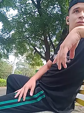 Snapshot of arevalo1124 chatting on 24, 9, 2025 arevalo1124 online show from 24, 9, 2025