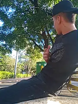 Snapshot of arevalo1124 chatting on 28, 9, 2025 arevalo1124 online show from 28, 9, 2025