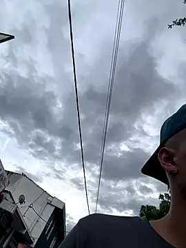 Snapshot of arevalo1124 chatting on 23, 10, 2025 arevalo1124 online show from 23, 10, 2025