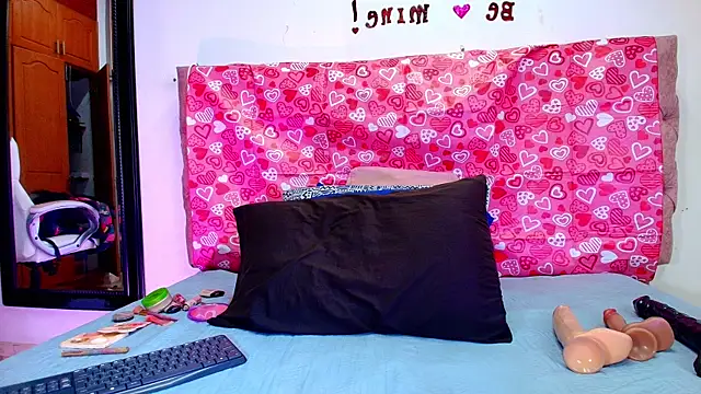 Snapshot of sharlott_miller chatting on 10, 2, 2025 sharlott miller online show from 10, 2, 2025