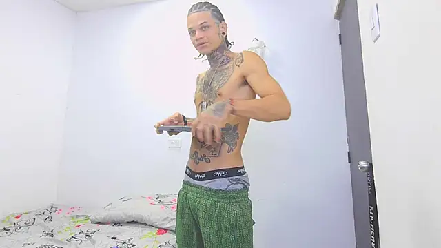 Snapshot of hot_man05 chatting on 12, 2, 2026 hot man05 online show from 12, 2, 2026