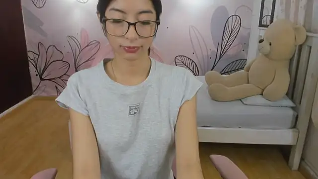 Snapshot of mia_vanucci1 chatting on 2, 2, 2025 mia vanucci1 online show from 2, 2, 2025