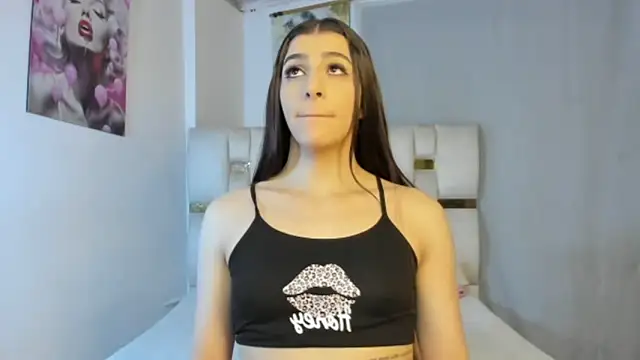 Snapshot of beautiful_doll088 chatting on 5, 1, 2026 beautiful doll088 online show from 5, 1, 2026