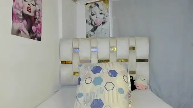 Snapshot of beautiful_doll088 chatting on 15, 1, 2026 beautiful doll088 online show from 15, 1, 2026