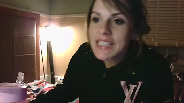 Snapshot of RhyleeRaine chatting on 3, 2, 2025 RhyleeRaine online show from 3, 2, 2025