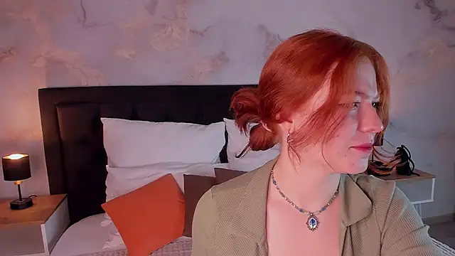 SophieOuld online show from 4, 2, 2025