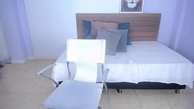 brendathompson  online show from 7, 3, 2025