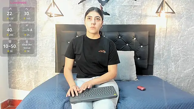 Snapshot of emberhodson chatting on 3, 11, 2025 emberhodson online show from 3, 11, 2025