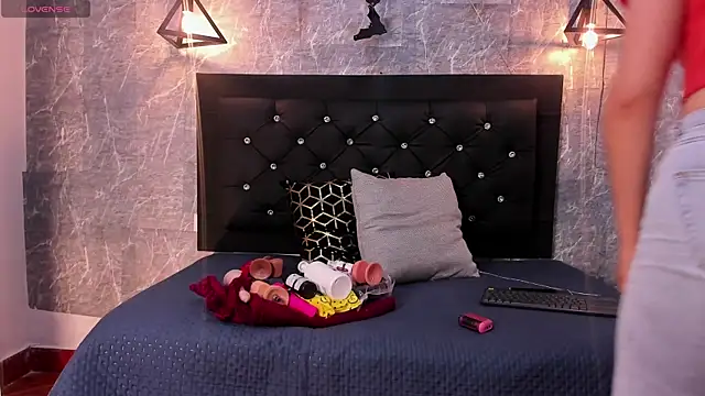 Snapshot of emberhodson chatting on 4, 11, 2025 emberhodson online show from 4, 11, 2025