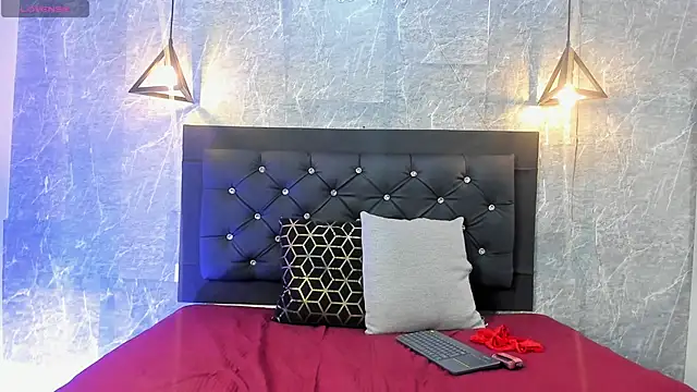 Snapshot of emberhodson chatting on 11, 11, 2025 emberhodson online show from 11, 11, 2025