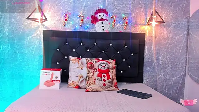 Snapshot of emberhodson chatting on 21, 12, 2025 emberhodson online show from 21, 12, 2025