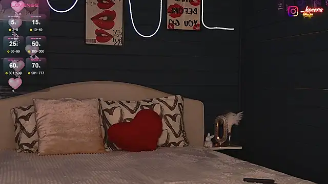 Snapshot of Eseensia chatting on 22, 11, 2025 Eseensia online show from 22, 11, 2025