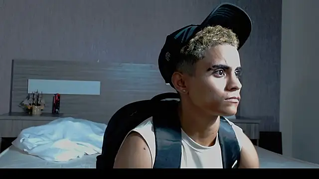 Liiamthompson online show from 11, 2, 2025