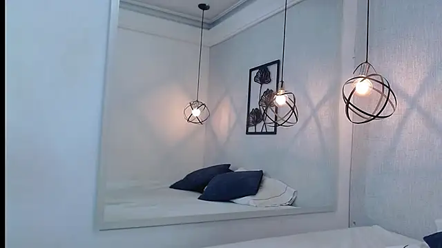 Liiamthompson online show from 13, 2, 2025