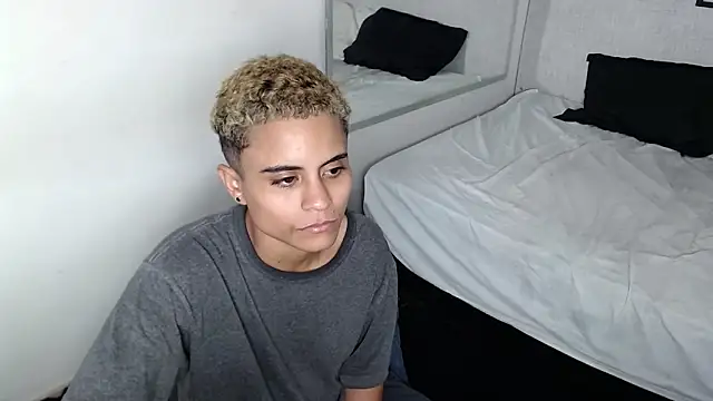 Liiamthompson online show from 13, 2, 2025