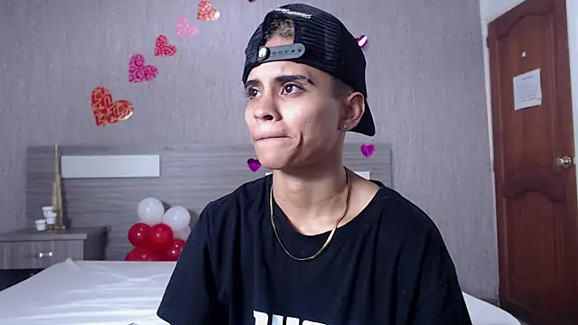 Liiamthompson online show from 15, 2, 2025