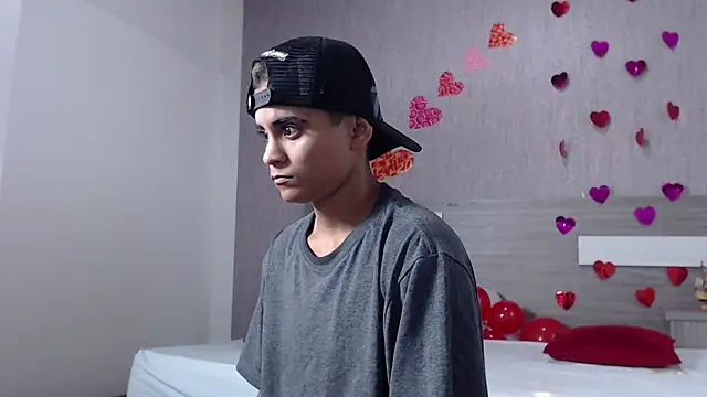 Liiamthompson online show from 17, 2, 2025