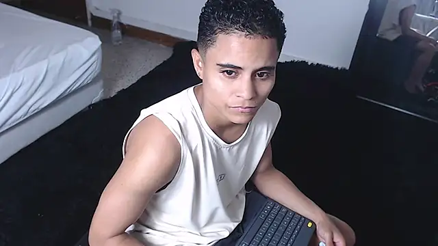 Liiamthompson online show from 25, 2, 2025