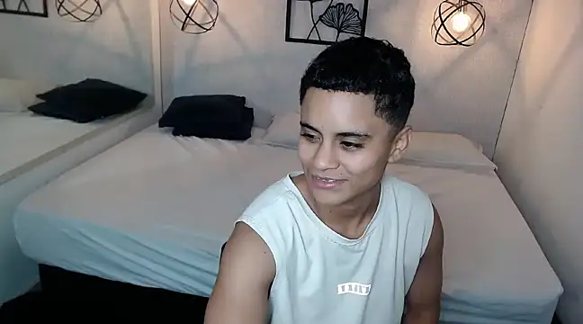 Liiamthompson online show from 12, 3, 2025