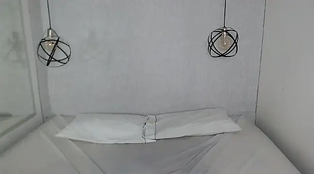 Liiamthompson online show from 14, 3, 2025