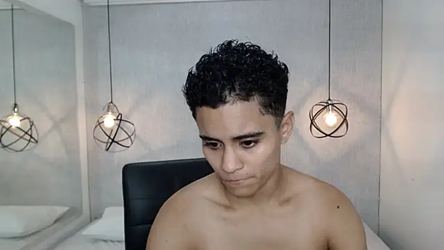 Liiamthompson online show from 15, 3, 2025