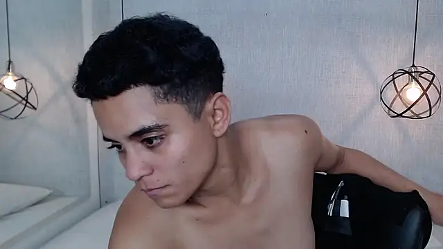 Liiamthompson online show from 18, 3, 2025