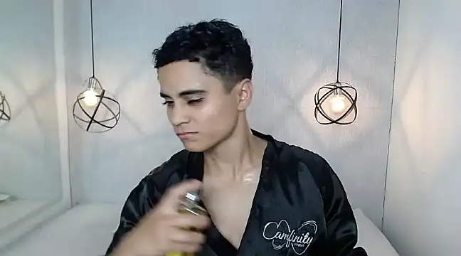 Liiamthompson online show from 19, 3, 2025