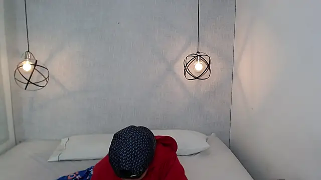 Liiamthompson online show from 19, 3, 2025