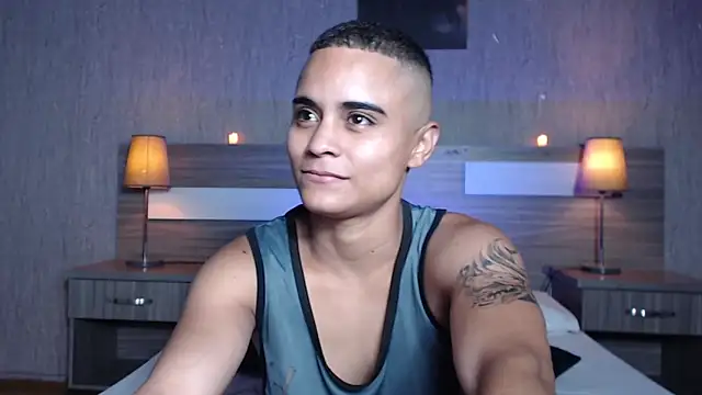 Liiamthompson online show from 10, 9, 2025