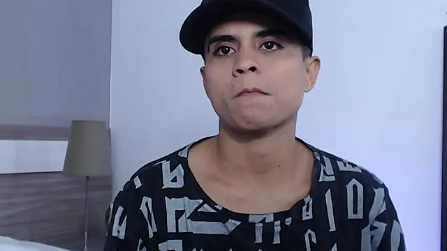 Liiamthompson online show from 25, 9, 2025