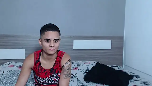 Liiamthompson online show from 9, 10, 2025