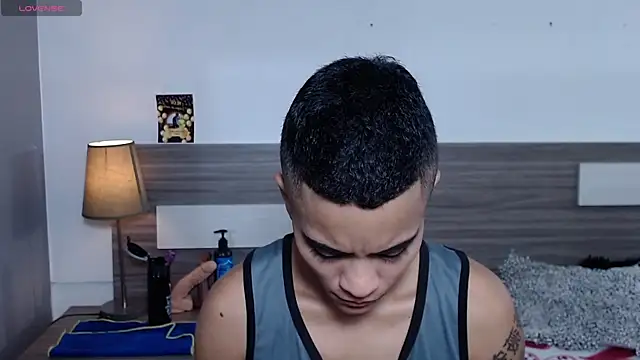 Liiamthompson online show from 23, 11, 2025