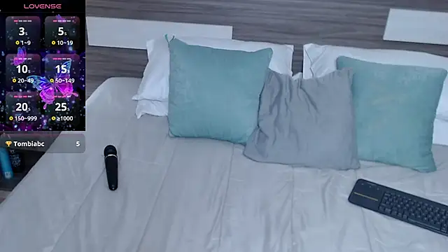 Liiamthompson online show from 12, 3, 2026