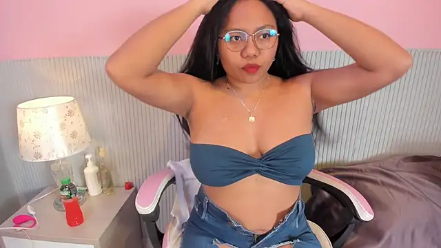 yeikafoxy online show from 2, 11, 2025