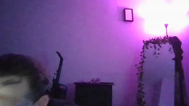 Snapshot of cruz815 chatting on 8, 6, 2026 cruz815 online show from 8, 6, 2026
