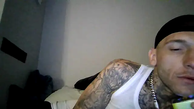 Snapshot of cruz815 chatting on 15, 6, 2026 cruz815 online show from 15, 6, 2026